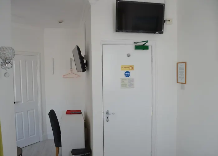 Holly Lodge